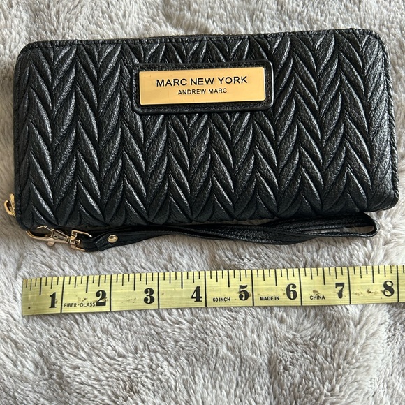Marc New York Black and Gold Quilted Clutch - Picture 5 of 6